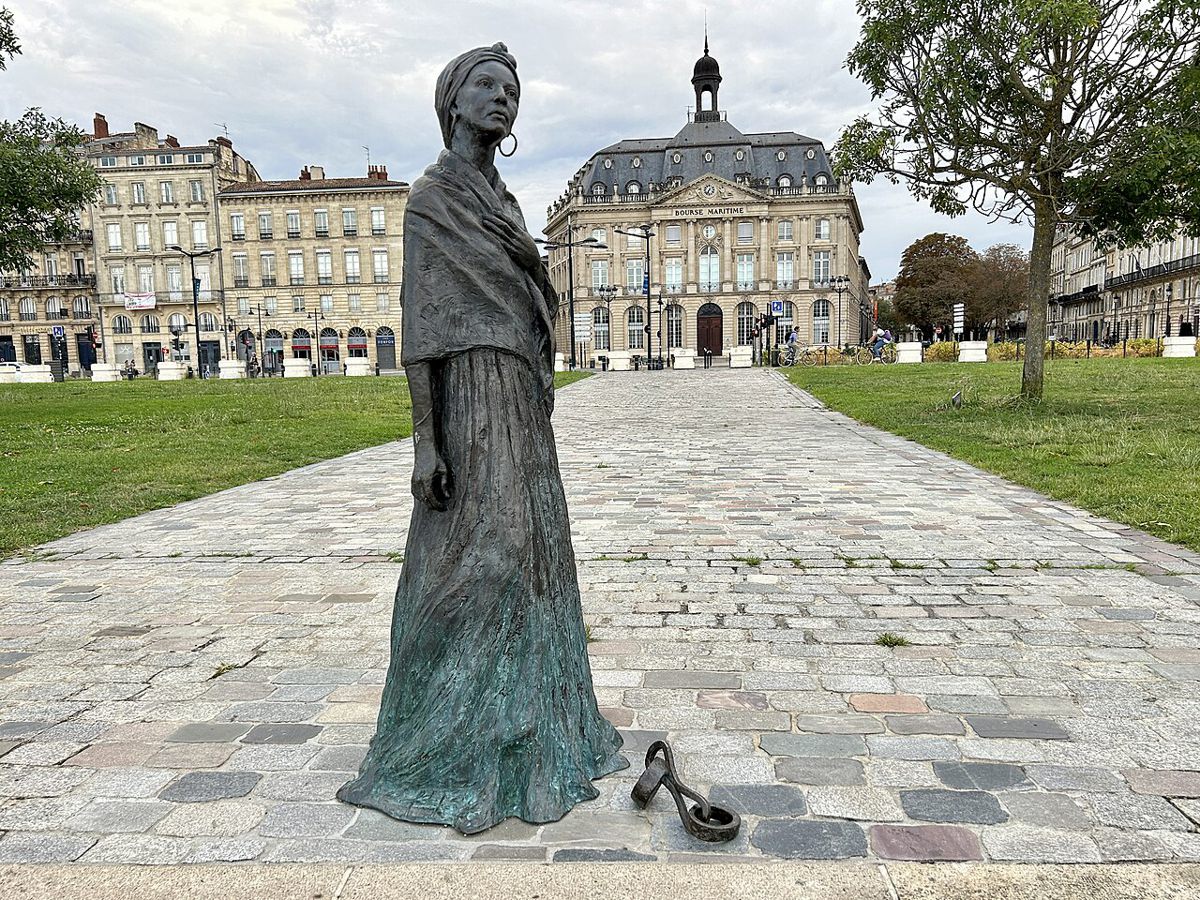 La statue de Modeste Testas, à Bordeaux.
