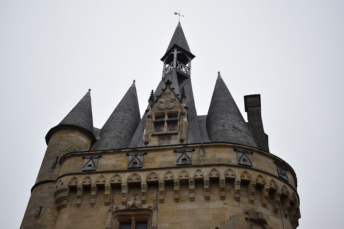 La porte Cailhau, à Bordeaux.