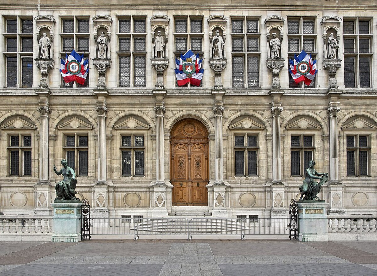 L'Hôtel de Ville et la place de Grève, à Paris.